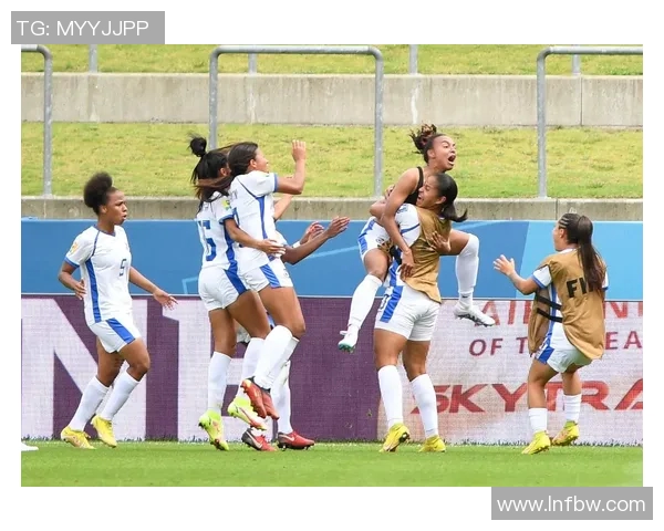 巴拿马足球明星辫子造型引领时尚潮流展现个人风格与魅力