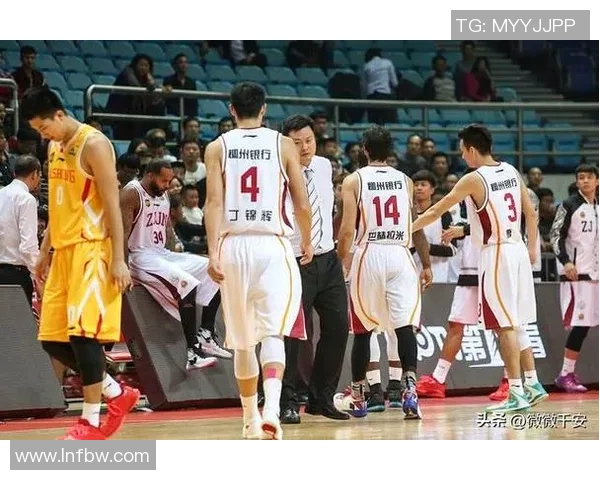 成都篮球队与北京篮球队赛后复盘探讨灵活性与战术调整的关键因素